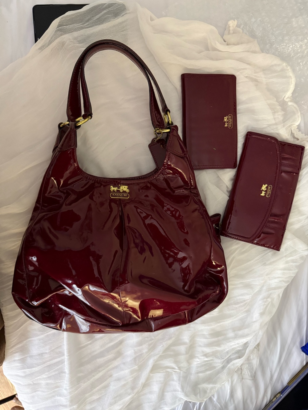 Coach Maggie Madison bag blue shoulder bag with two matching wallet- Burgundy